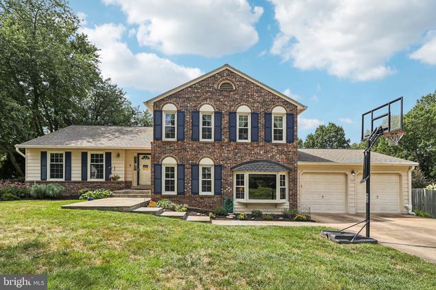2237 Loch Lomond Drive
