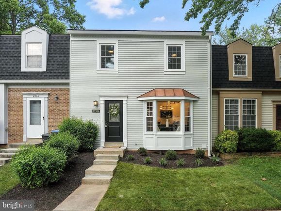 10304 Mockingbird Pond Court