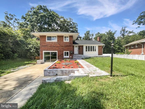 5716 Glenmullen Place ALEXANDRIA, VA House Active - Photo 1 of 19. Opens carousel modal