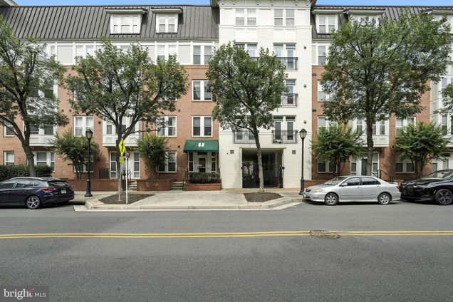 2665 Prosperity Avenue Unit 211 FAIRFAX, VA Condo Active - Photo 1 of 20. Opens carousel modal