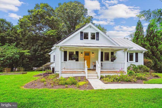 12377 Henderson Road CLIFTON, VA House Active - Photo 1 of 87. Opens carousel modal