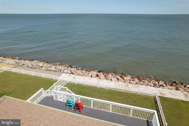 106 Lighthouse Drive