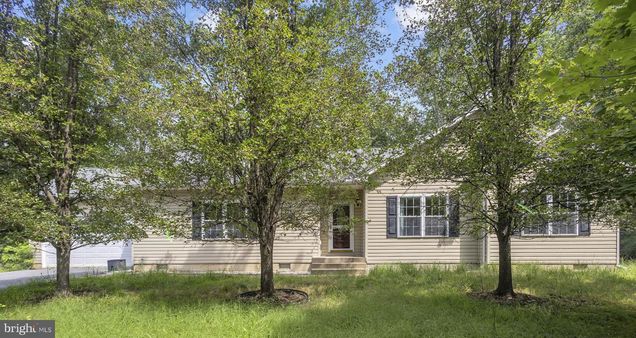 11489 Lynx Drive KING GEORGE, VA House Active - Photo 1 of 33. Opens carousel modal