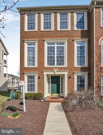 25837 Mews Terrace CHANTILLY, VA Townhouse Sold - Photo 1 of 45. Opens carousel modal