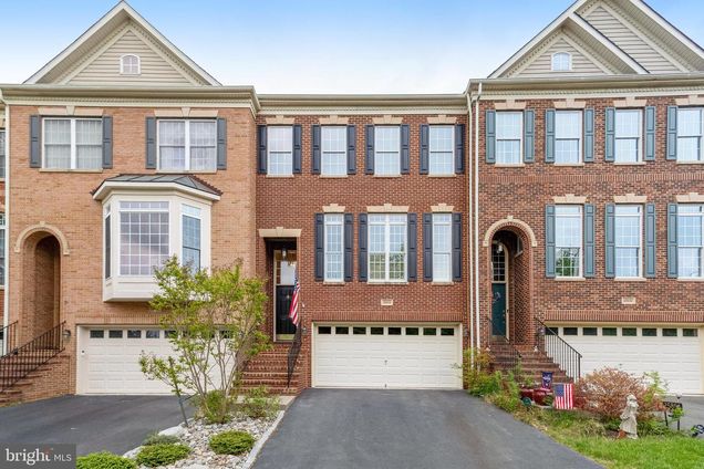 25804 Commons Square CHANTILLY, VA Townhouse Sold - Photo 1 of 48. Opens carousel modal