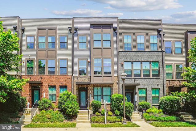 43436 Apple Orchard Square ASHBURN, VA Townhouse Sold - Photo 1 of 65. Opens carousel modal