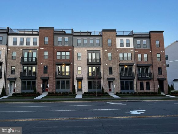 43396 Farringdon Square BROADLANDS, VA Townhouse Active - Photo 1 of 43. Opens carousel modal