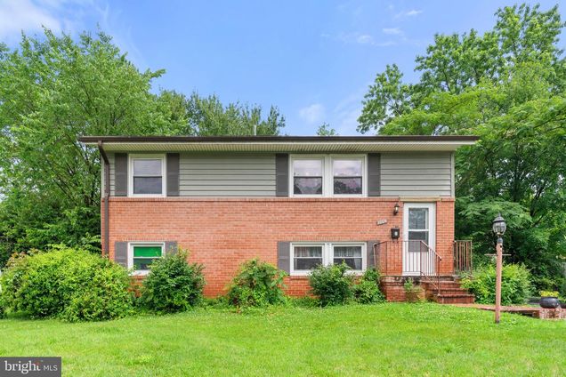 1006 S Ironwood Road STERLING, VA House Pending - Photo 1 of 39. Opens carousel modal