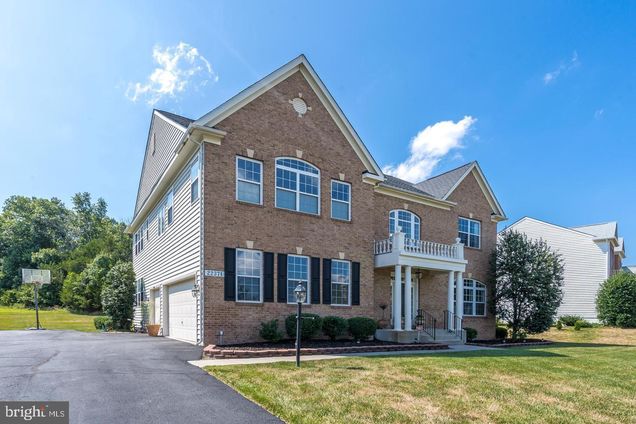 22371 Dolomite Hills Drive ASHBURN, VA House Active - Photo 1 of 41. Opens carousel modal