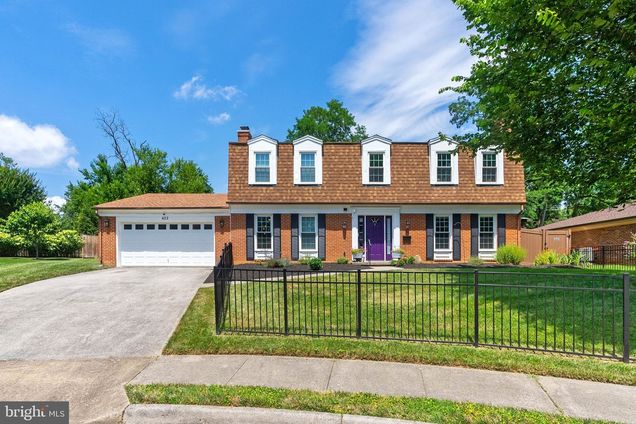 422 Mosby Drive SW