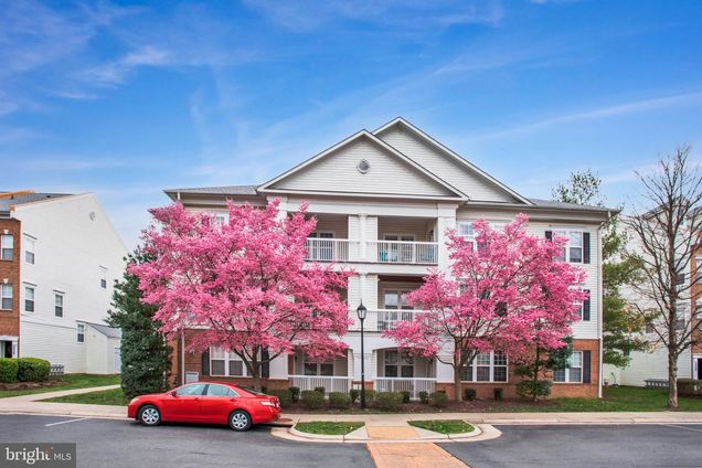 Summerfield At Brambleton - 42480 Rockrose Square Unit 302 BRAMBLETON, VA Apartment Active - Photo 1 of 27. Opens carousel modal