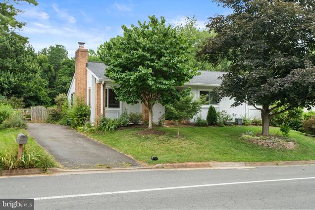 444 Sugarland Run Drive STERLING, VA House Active - Photo 1 of 44. Opens carousel modal