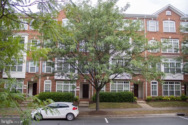 19289 Winmeade Drive LEESBURG, VA Townhouse Active - Photo 1 of 16. Opens carousel modal