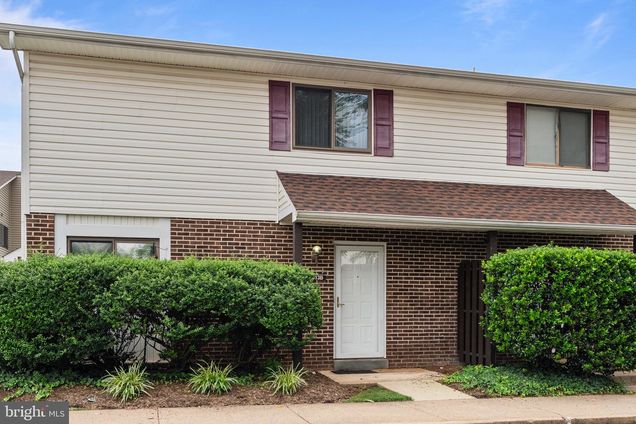 9013 Sandalwood Drive Unit B
