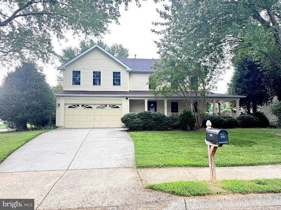 9203 Matthew Drive MANASSAS PARK, VA House Active - Photo 1 of 40. Opens carousel modal