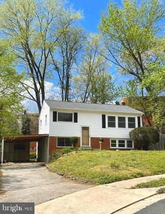 14105 Robinson Court WOODBRIDGE, VA House Active - Photo 1 of 29. Opens carousel modal
