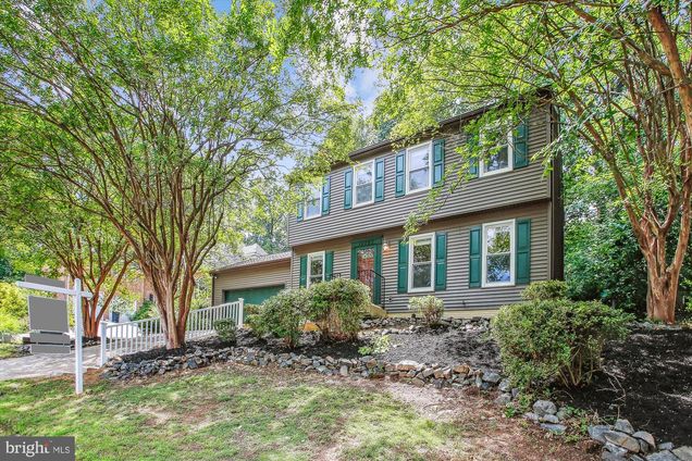 16082 Deer Park Drive DUMFRIES, VA House Active - Photo 1 of 35. Opens carousel modal
