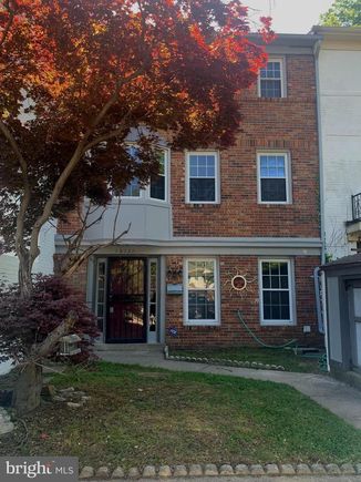 13131 Putnam Circle WOODBRIDGE, VA Townhouse Active - Photo 1 of 16. Opens carousel modal