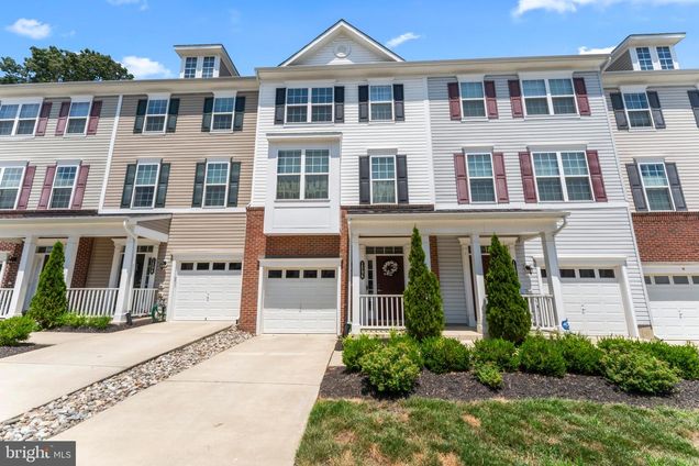 1596 Dorothy Lane WOODBRIDGE, VA Townhouse Active - Photo 1 of 33. Opens carousel modal