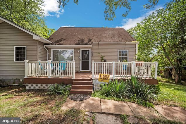 7610 Albemarle Drive MANASSAS, VA House Active - Photo 1 of 30. Opens carousel modal