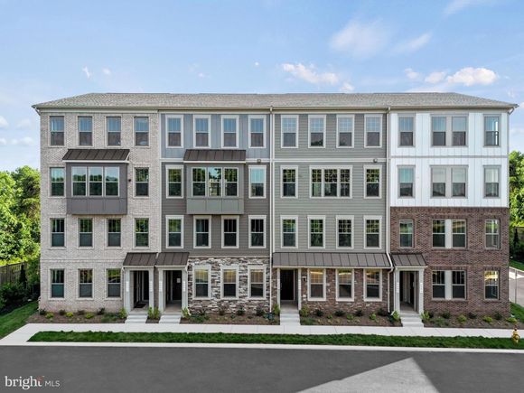 1213b Freeman Place MANASSAS PARK, VA Condo Active - Photo 1 of 35. Opens carousel modal