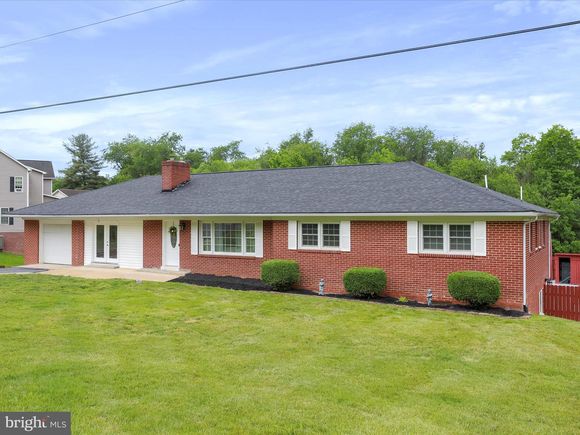 210 Jackson Avenue NEW MARKET, VA House Active - Photo 1 of 50. Opens carousel modal