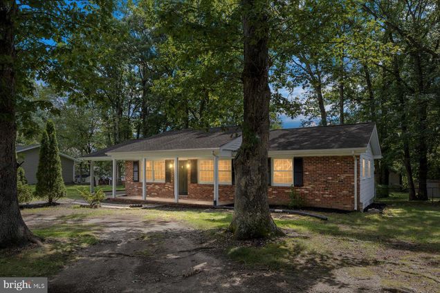 809 Sherwood Lane