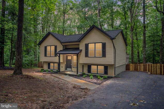 12719 Pickett Court SPOTSYLVANIA, VA House Active - Photo 1 of 55. Opens carousel modal