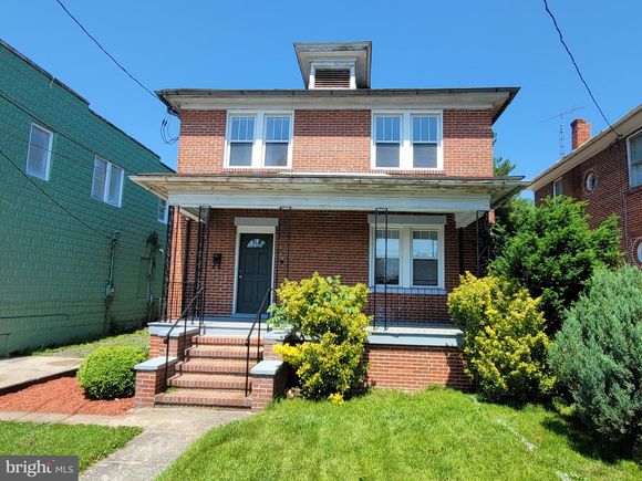 833 Winchester Avenue MARTINSBURG, WV House Active - Photo 1 of 32. Opens carousel modal