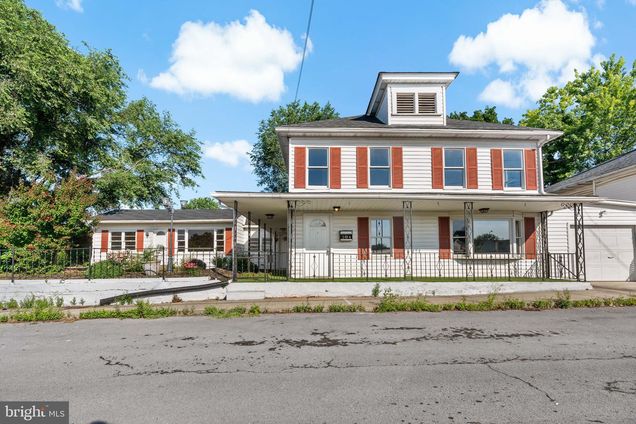 304 Auburn Street MARTINSBURG, WV House Active - Photo 1 of 44. Opens carousel modal