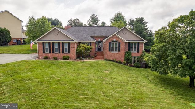 64 Huntfield Lane