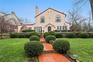 1219 W 60th Terrace