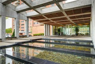 221 W 48th Street Unit 807