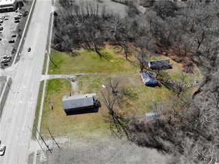 7844 N Oak Trafficway