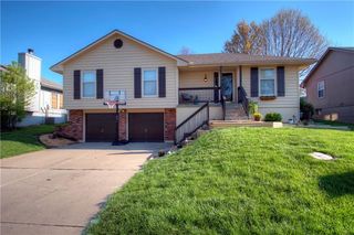 3708 NW Hidden Pointe Drive