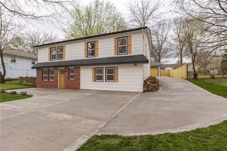 206 SE Brentwood Drive