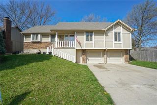 706 SE Country Lane