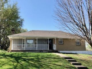 2010 W Donna Drive