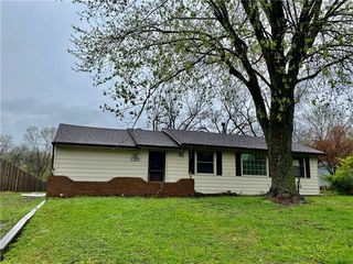 1207 Berry Road