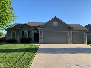 927 NW Scenic Drive