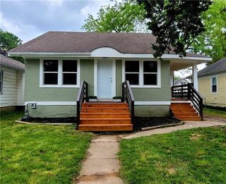 811 S Huttig Avenue