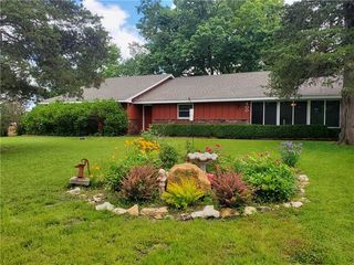 400 Lee's Circle Drive