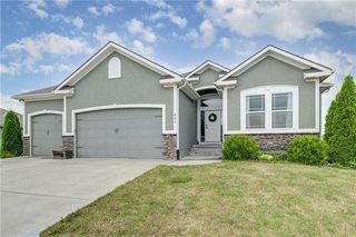 806 SW Powell Drive