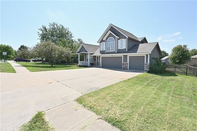 10960 N Wallace Avenue Kansas City, MO House Sold - Photo 1 of 24. Opens carousel modal