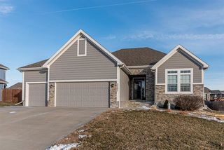 2507 E Maple Court