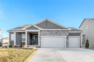140 SE Briar Valley Lane
