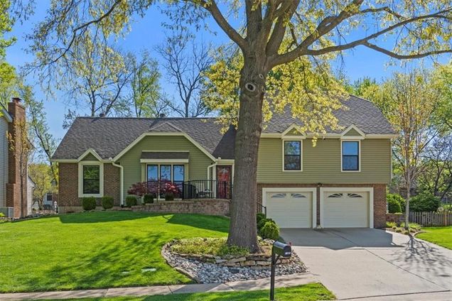 6909 Gillette Court Shawnee, KS House Sold - Photo 1 of 39. Opens carousel modal