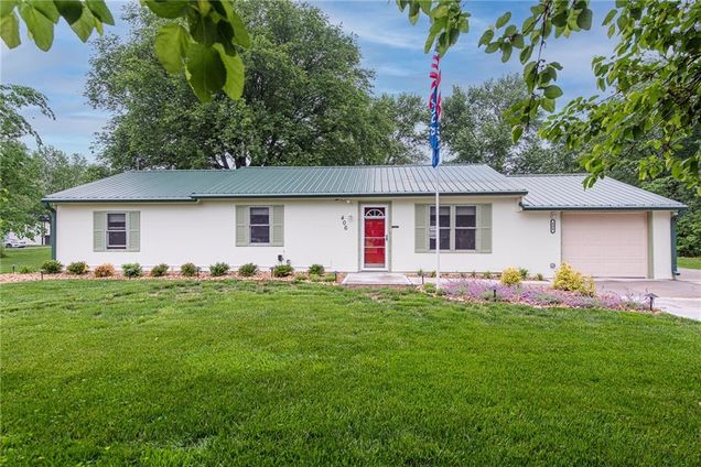 406 W South Street Spring Hill, KS House Sold - Photo 1 of 34. Opens carousel modal