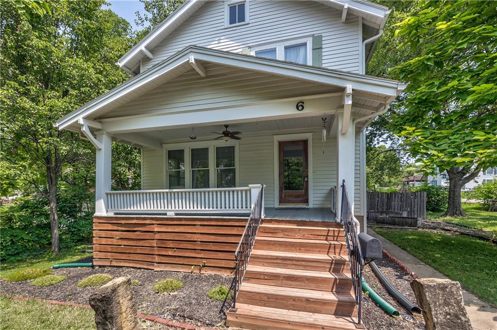 6 E Kaskaskia St  