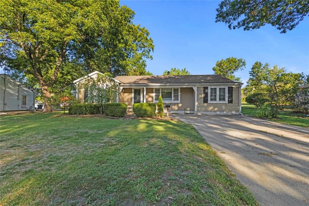 8 Brookside Dr  
